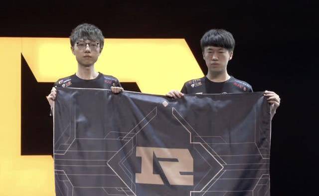 在激烈的西 在激烈的西