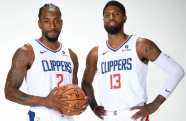 11球16助！巴萨17岁巨星禁区1V3过人送助攻，现场视角，太丝滑了