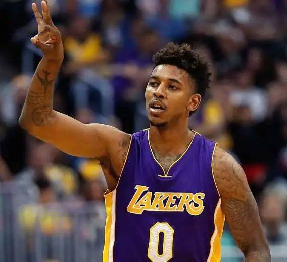 联盟唯一！NBA官方正式宣布詹姆斯独享特别纪念补丁